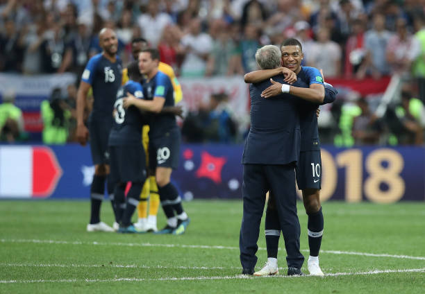 后腰是攻防 后腰是攻防